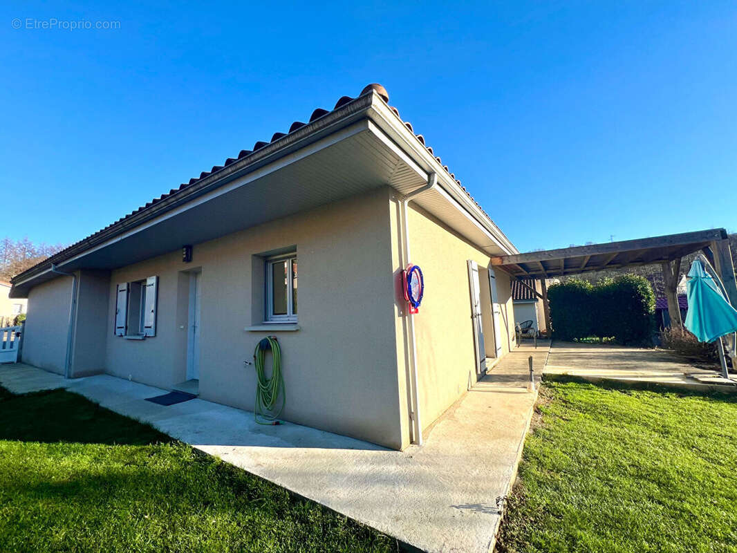 Maison à GIOU-DE-MAMOU