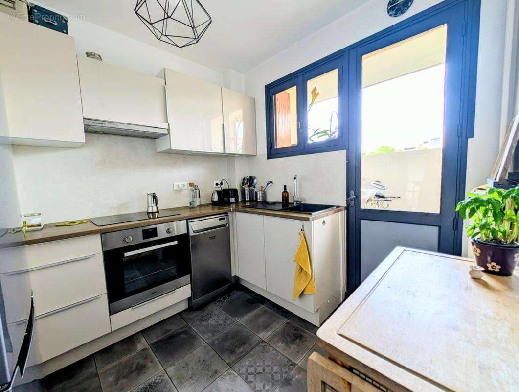 Appartement à MARSEILLE-8E