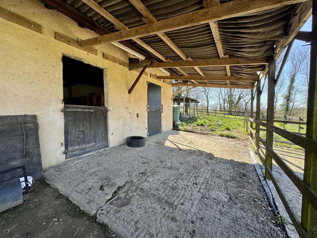 Maison à MIRANDOL-BOURGNOUNAC