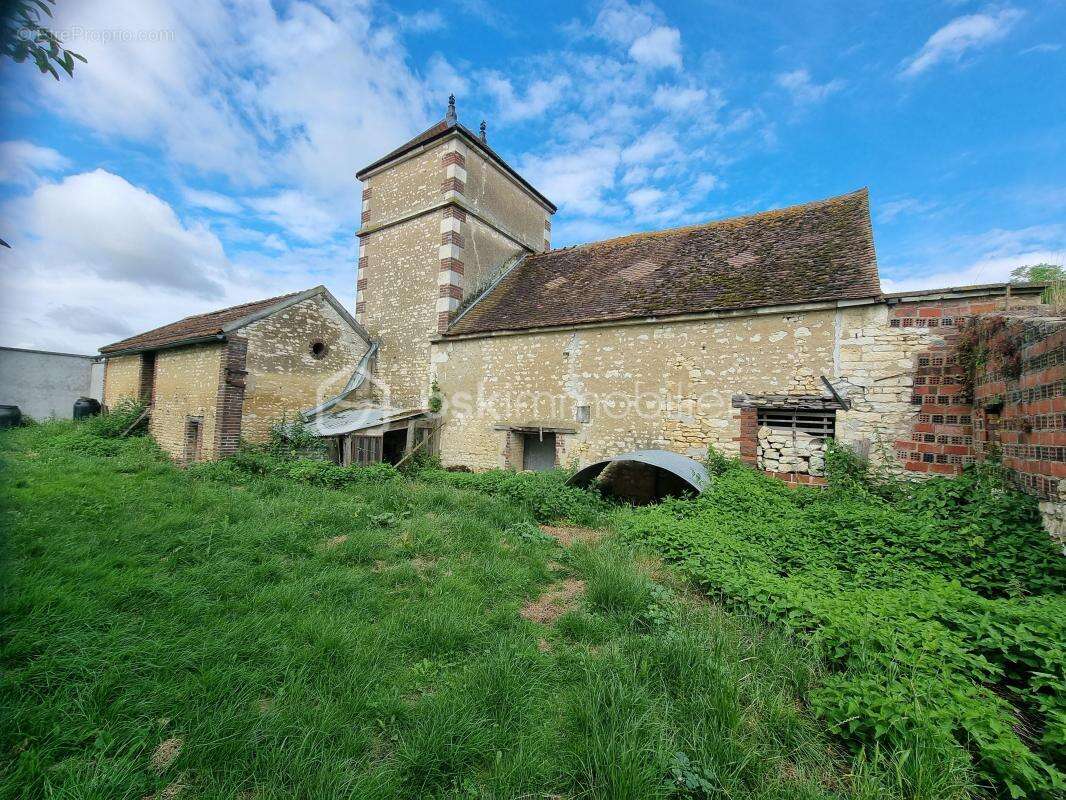 Maison à GUERCHY