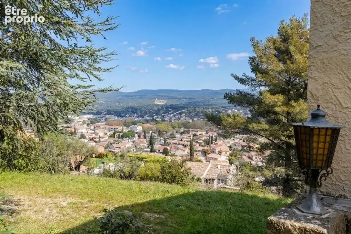Maison de caractère avec vue panoramique - Fort potentiel - photo 21