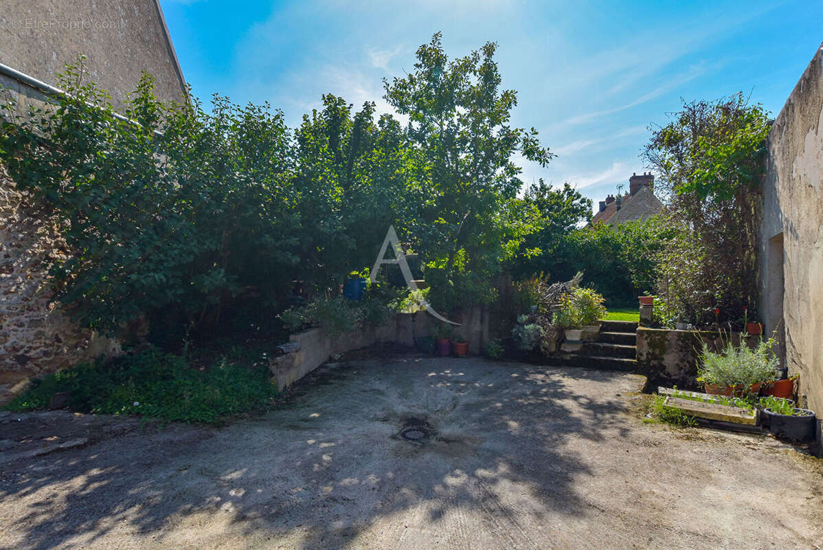 Maison à VERNEUIL-L&#039;ETANG