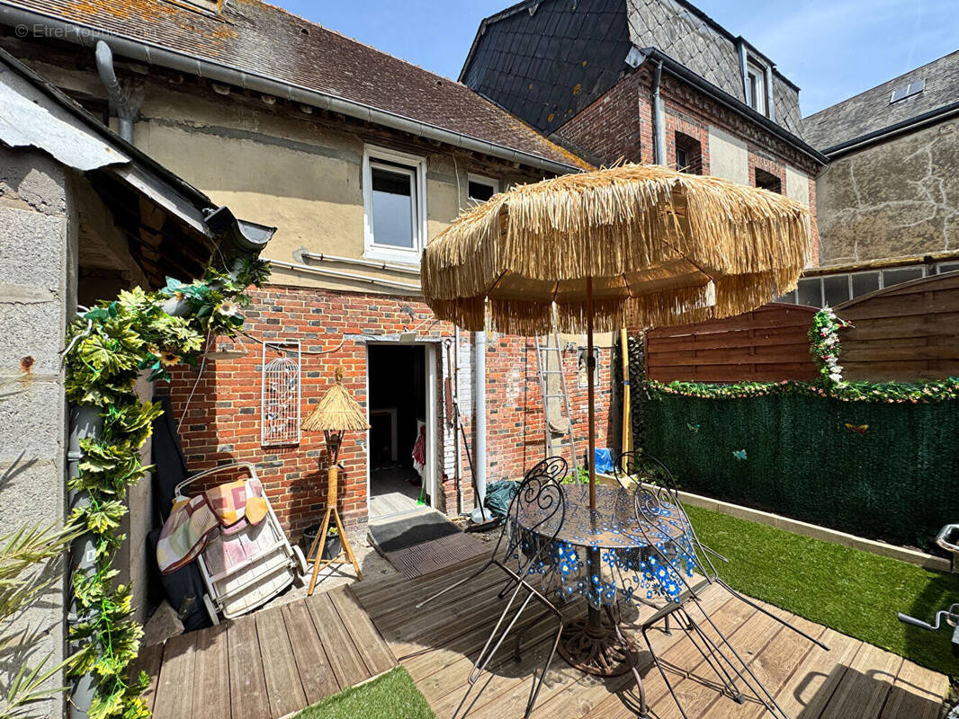 Maison à LA FERTE-FRENEL