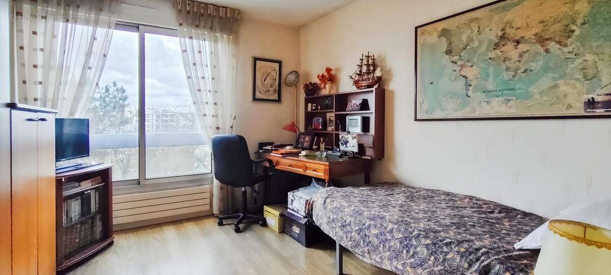 Appartement à COURBEVOIE