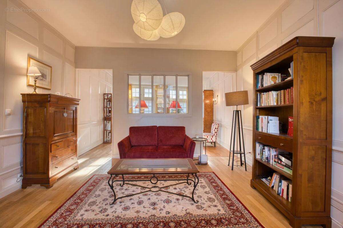 Maison à VIC-SUR-SEILLE