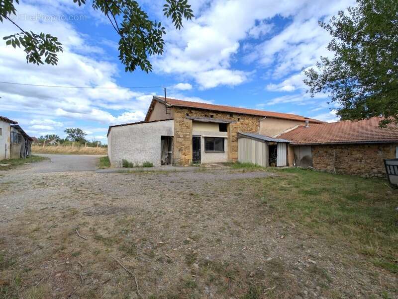 Maison à SAINT-BONNET-DE-CRAY