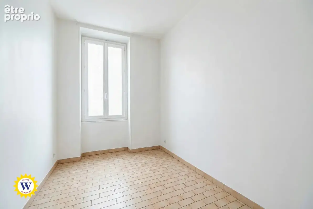 Appartement familial avec terrasse à rénover, proche gare et tram - photo 10