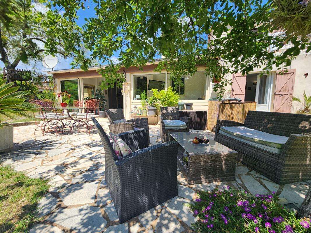 Maison à BAGNOLS-EN-FORET