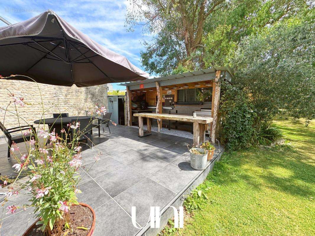 Maison à SAINTE-CROIX-SUR-MER