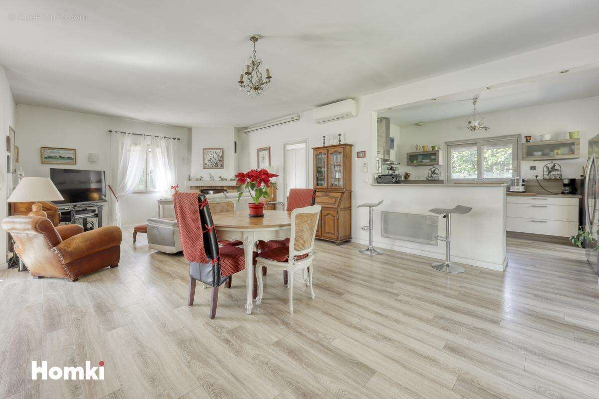 Maison/Villa T5 de 138 m² à Solliès-Pont 83210 - photo 5