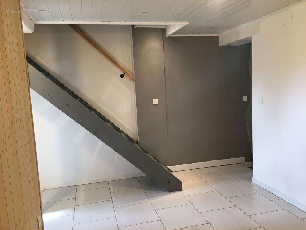 Maison à VILLENEUVE-SUR-BELLOT