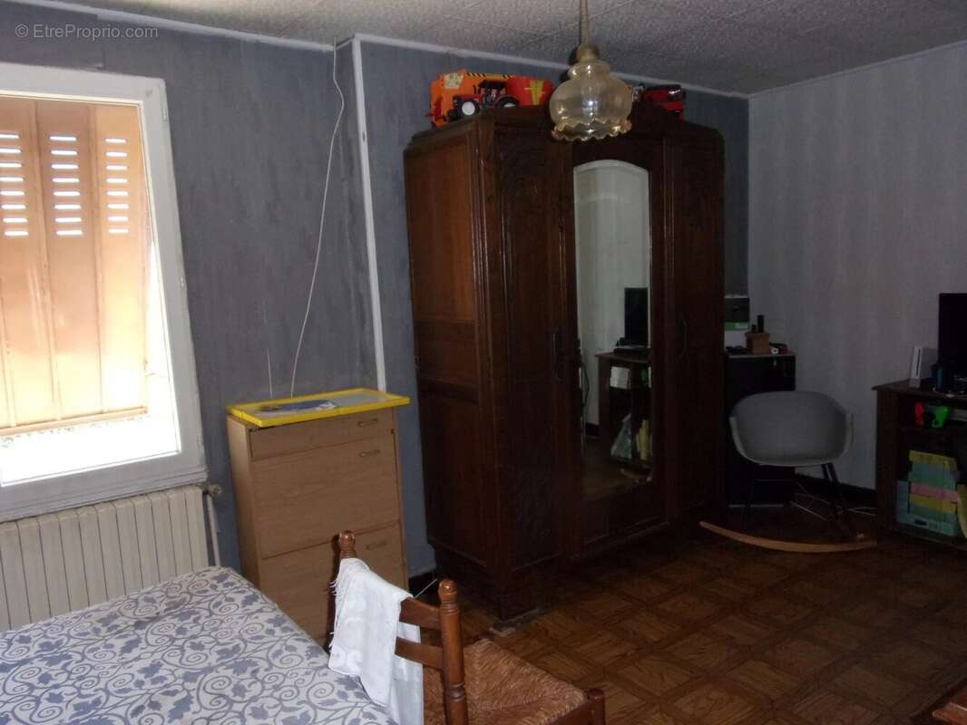 Appartement à AVERMES