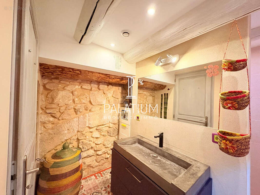 Appartement à MARSEILLE-7E
