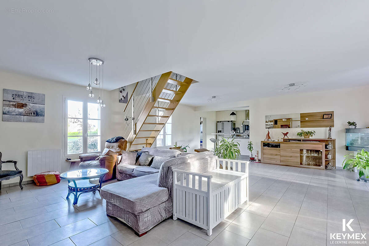 Maison à CHAMPAGNE-SUR-OISE