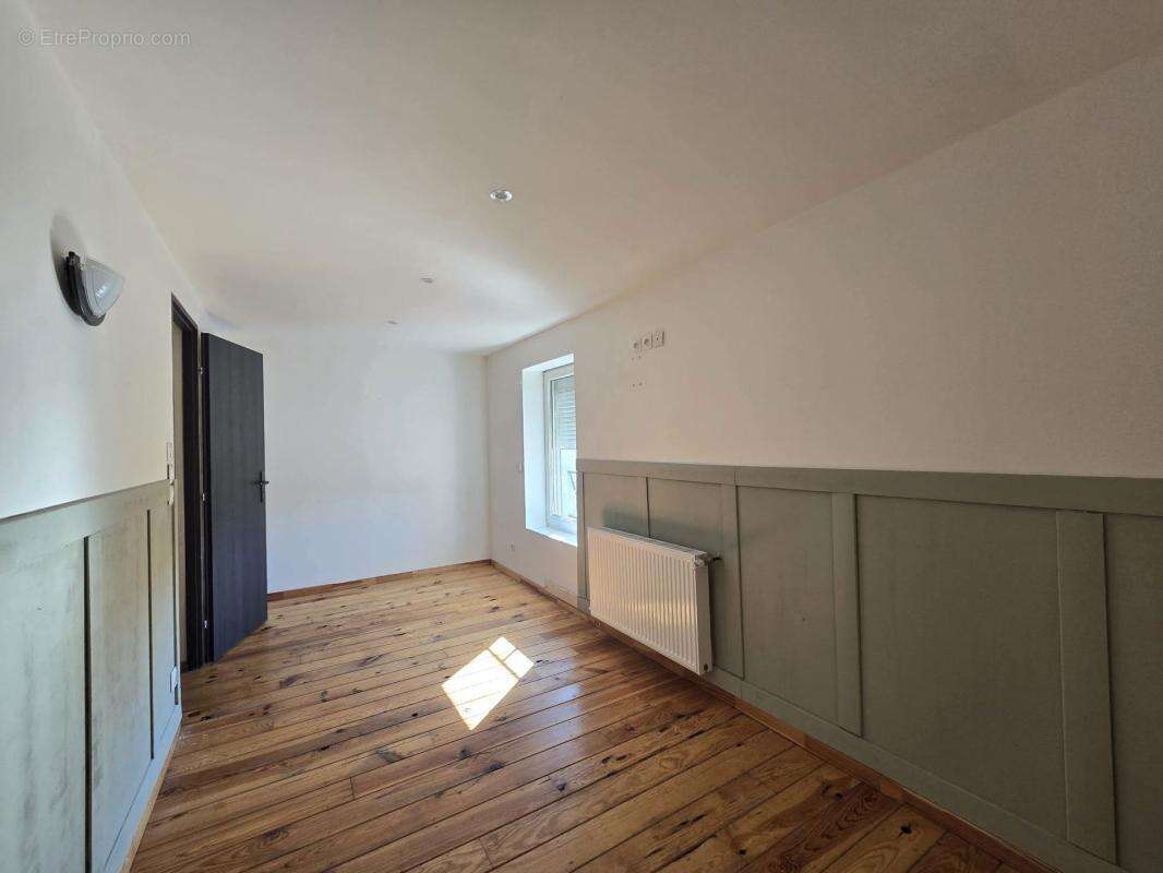 Maison semi individuelle 5 chambres, bureau et jardin - photo 10