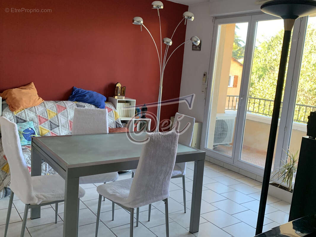 Appartement à SAINT-MAXIMIN-LA-SAINTE-BAUME