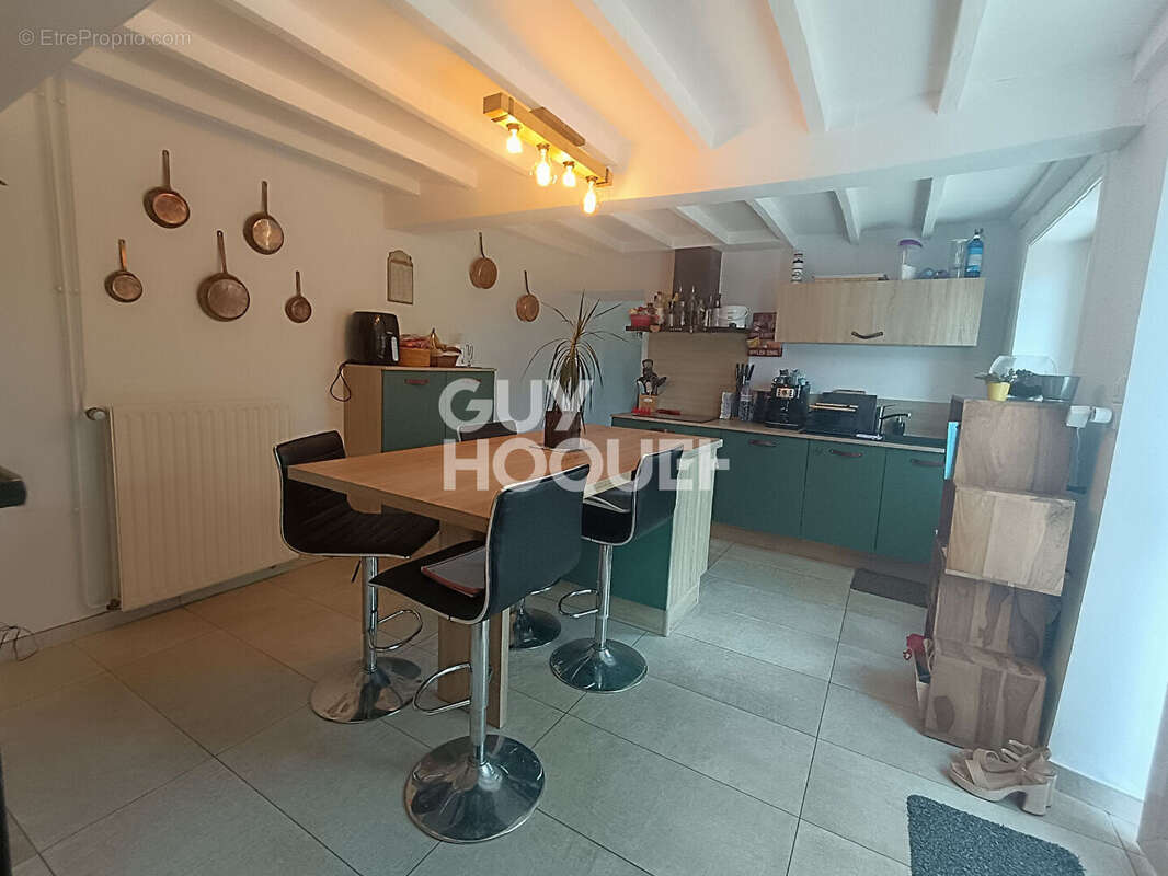 Maison à CHAMBOST-LONGESSAIGNE
