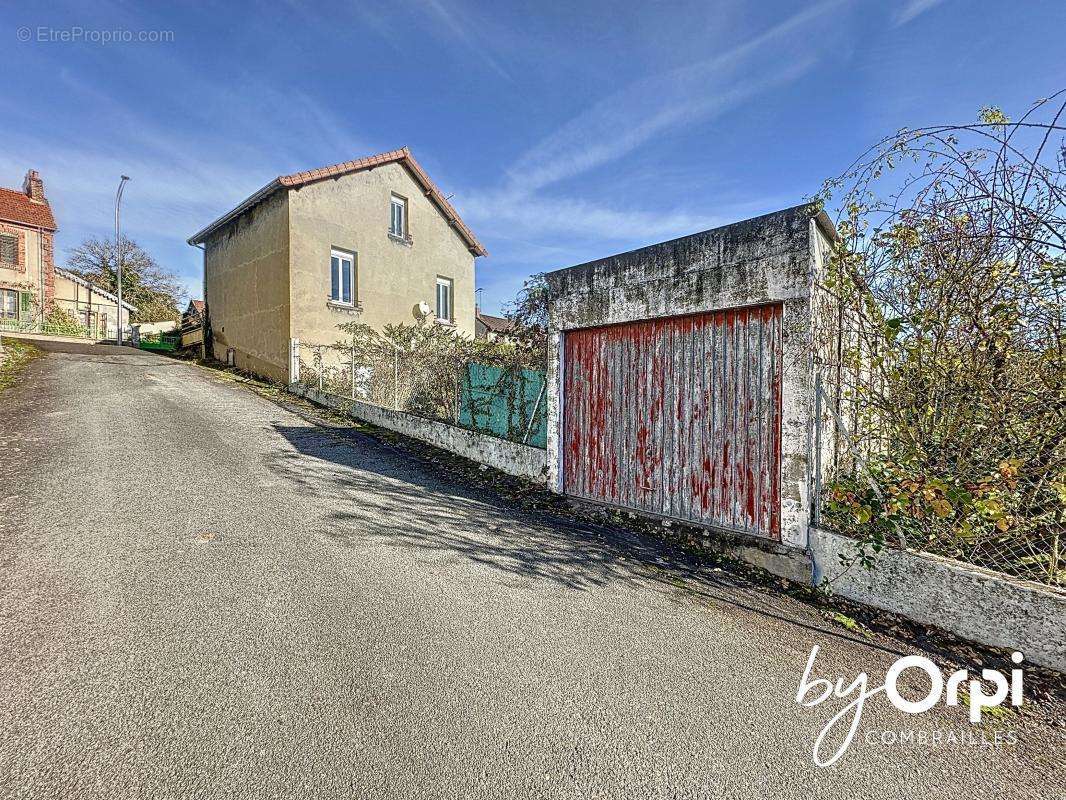 Maison à SAINT-ELOY-LES-MINES
