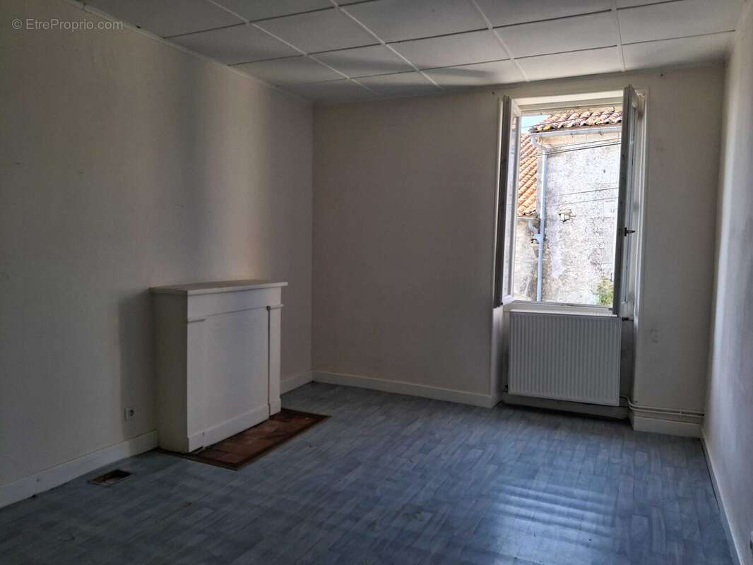 Maison 92 m² à Chasseneuil-Sur-Bonnieure  - photo 9