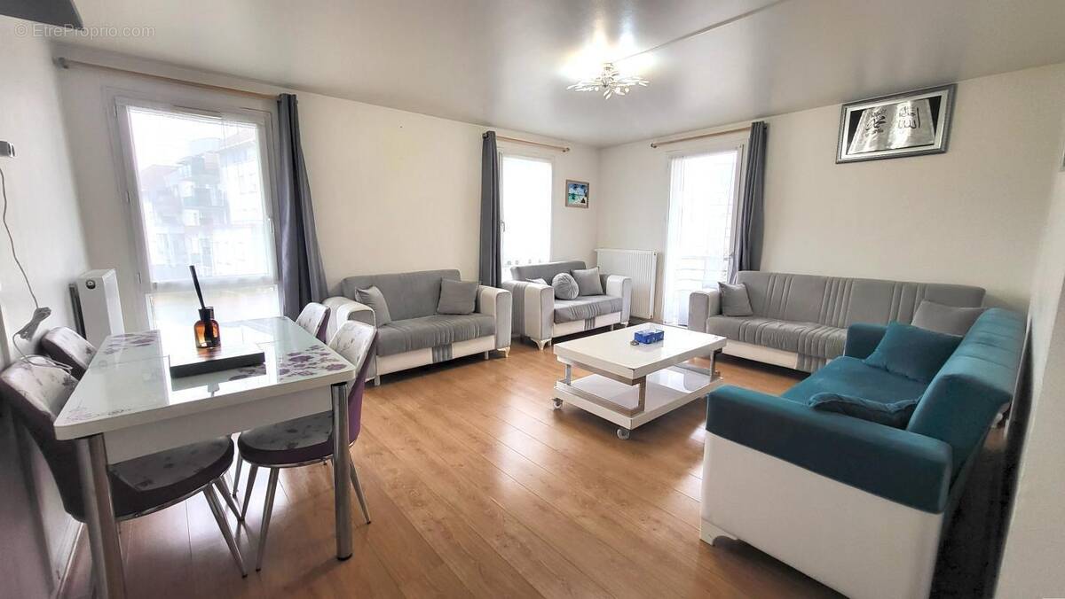Appartement à VENETTE