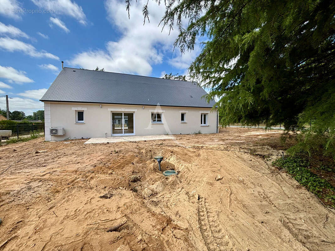 Maison à CONTRES