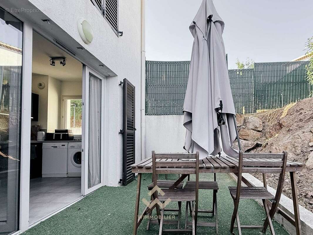 Appartement T2 - rez-de-jardin - Terrasse - La Garde 83130