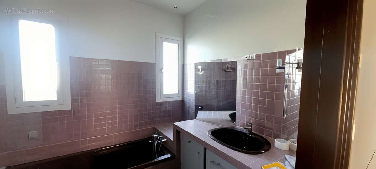 Maison à SAINT-SATURNIN-LES-AVIGNON