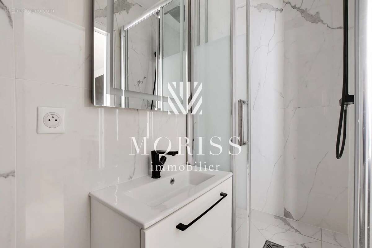 Appartement à PARIS-17E