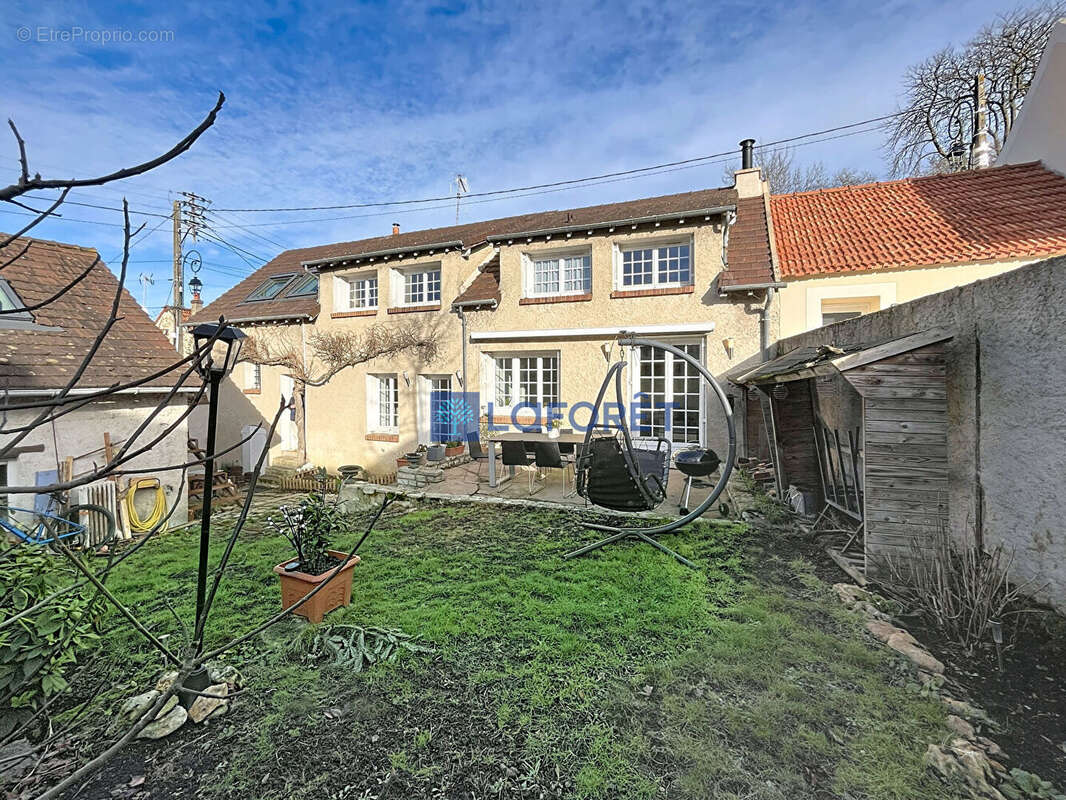 Maison à SAINTRY-SUR-SEINE