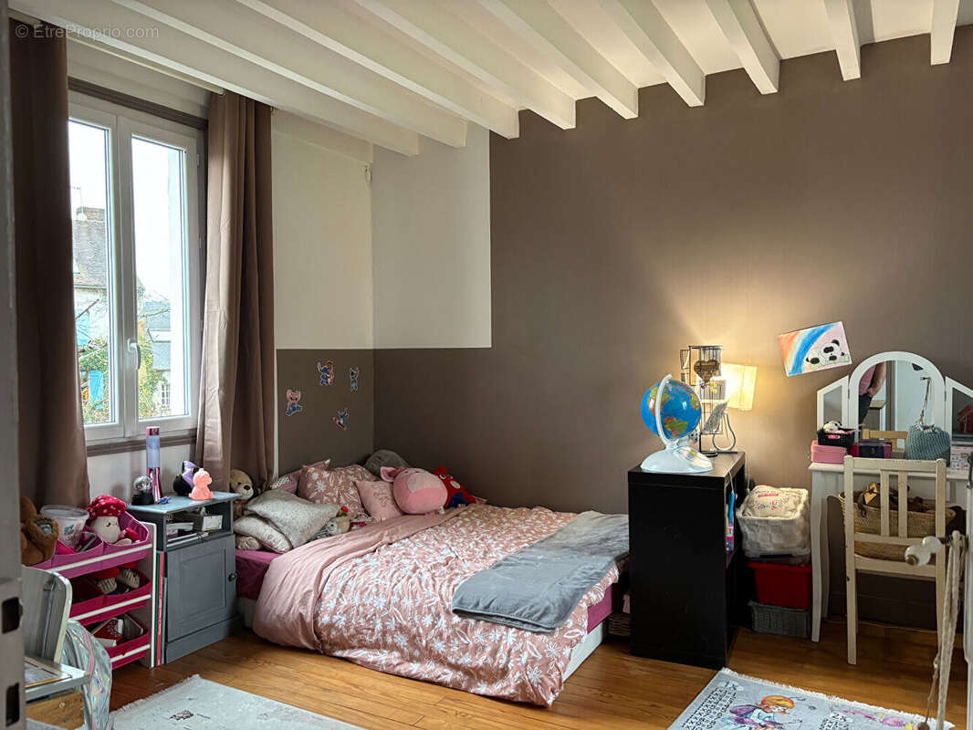 Maison à LA NEUVILLE-GARNIER