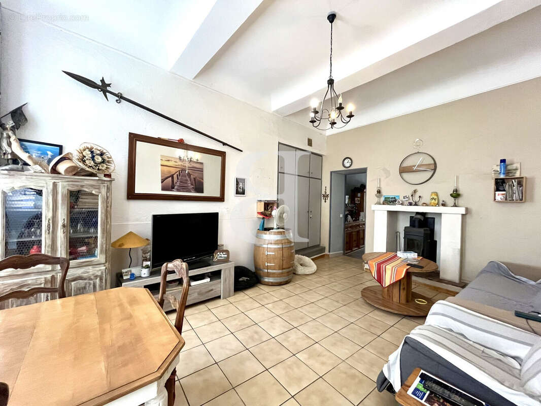 Maison 242 m² à Saint-Remy-De-Provence  - photo 4
