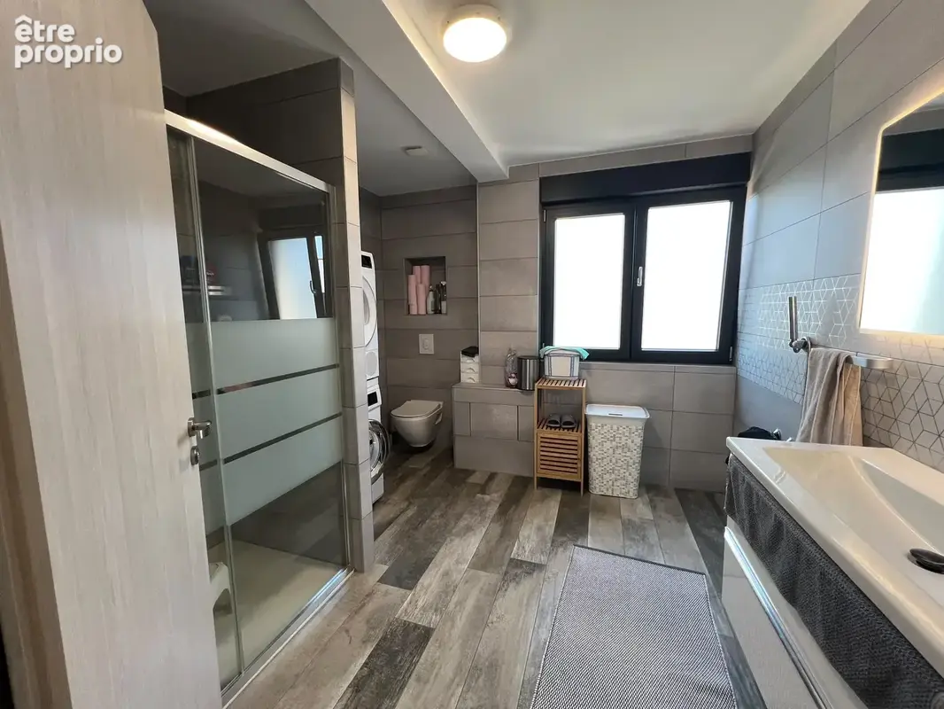 Maison familiale de 150 m2 avec 5 chambres, grand garage, cave et dépendance - photo 6