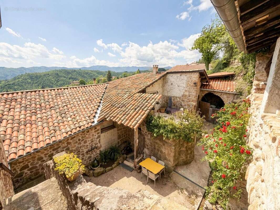   - Maison à VALS-LES-BAINS