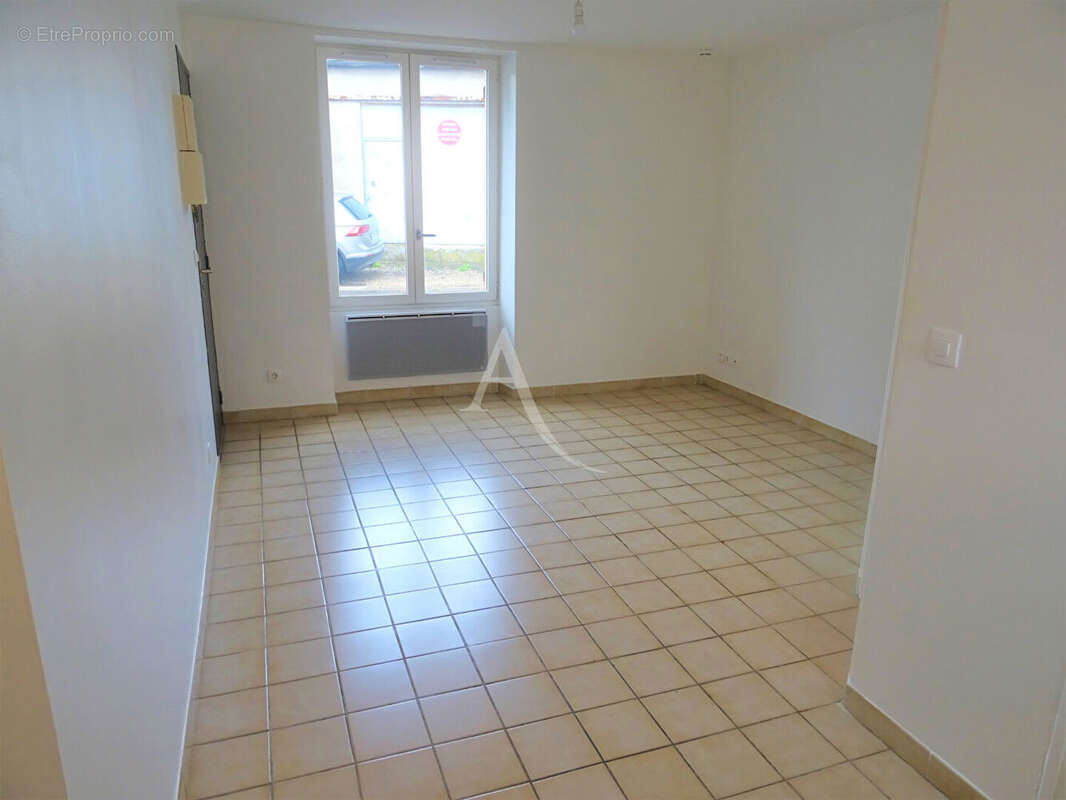 Appartement à CHEVRY-COSSIGNY