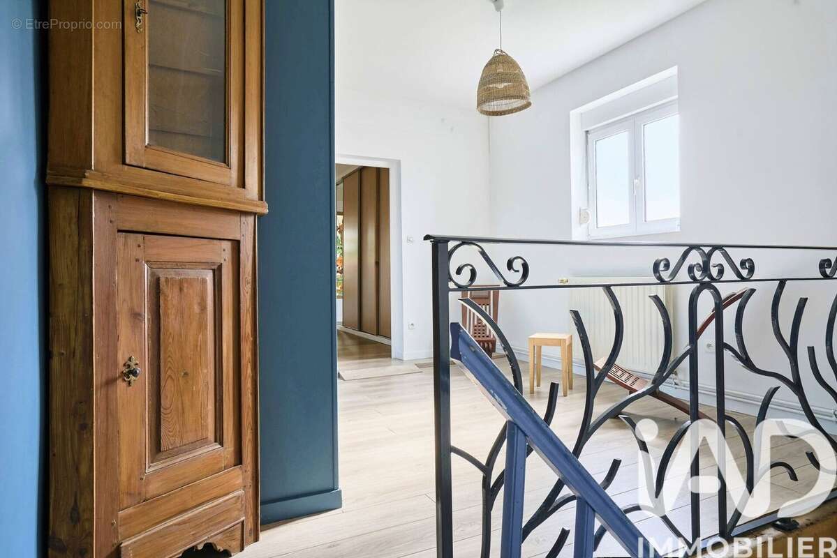 Maison 230 m² à Sameon  - photo 9