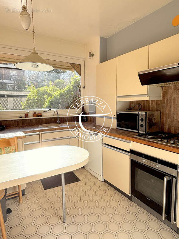 Appartement à LA CELLE-SAINT-CLOUD