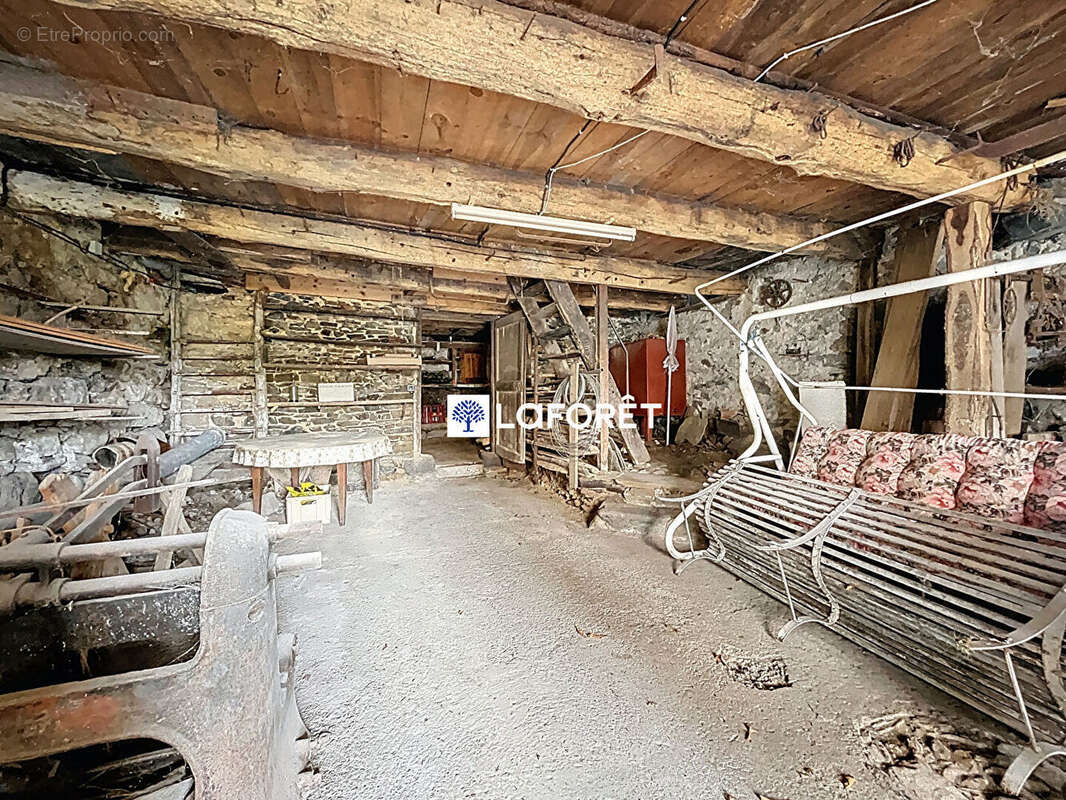 Maison à CURIERES