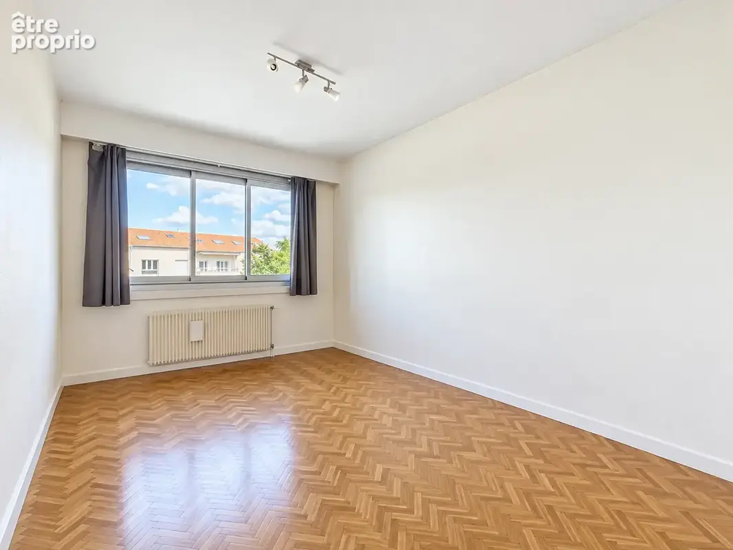Secteur Charcot — Un appartement traversant de 106 m2, une nouvelle histoire à écrire. - photo 9
