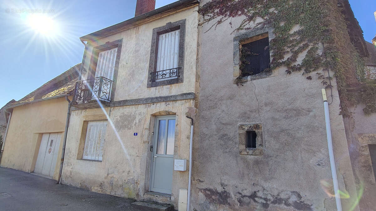 Maison à ARNAY-LE-DUC