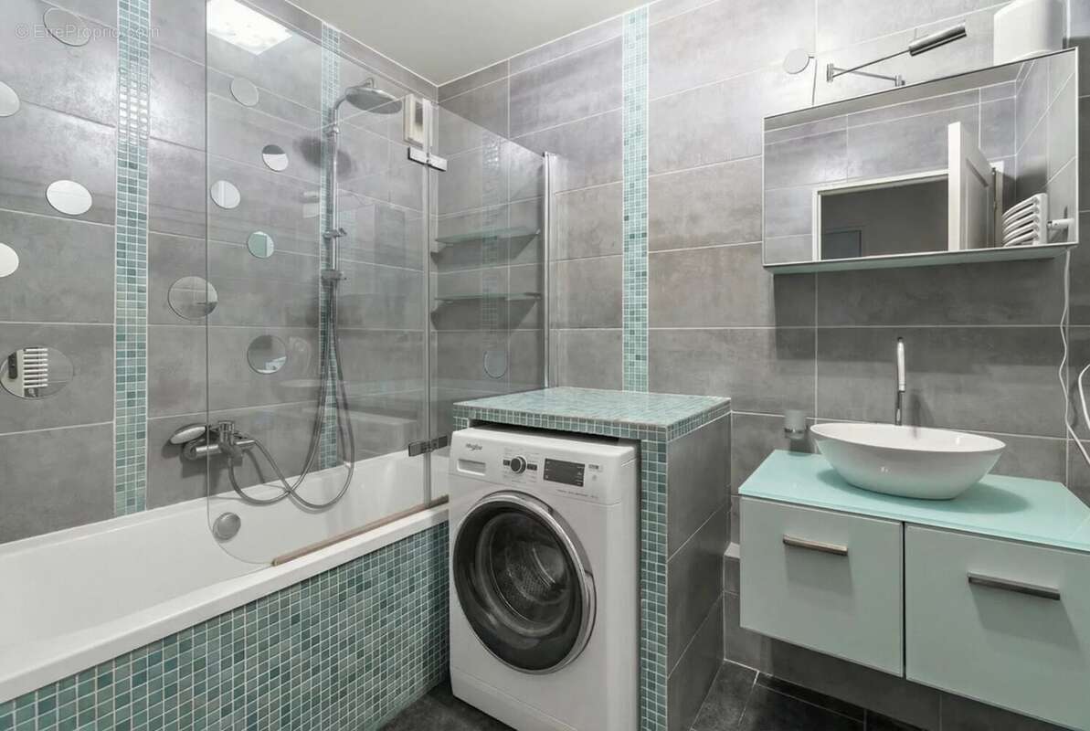 Appartement à LEVALLOIS-PERRET