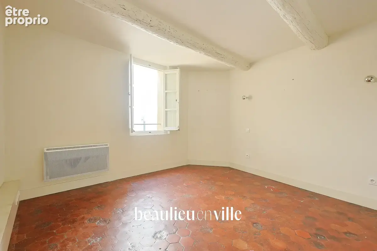 Centre historique - appartement t3 - 61m2 - 385 000 € - photo 4