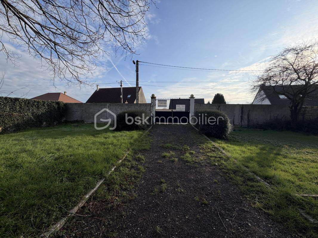 Maison à BAZOCHES-LES-BRAY