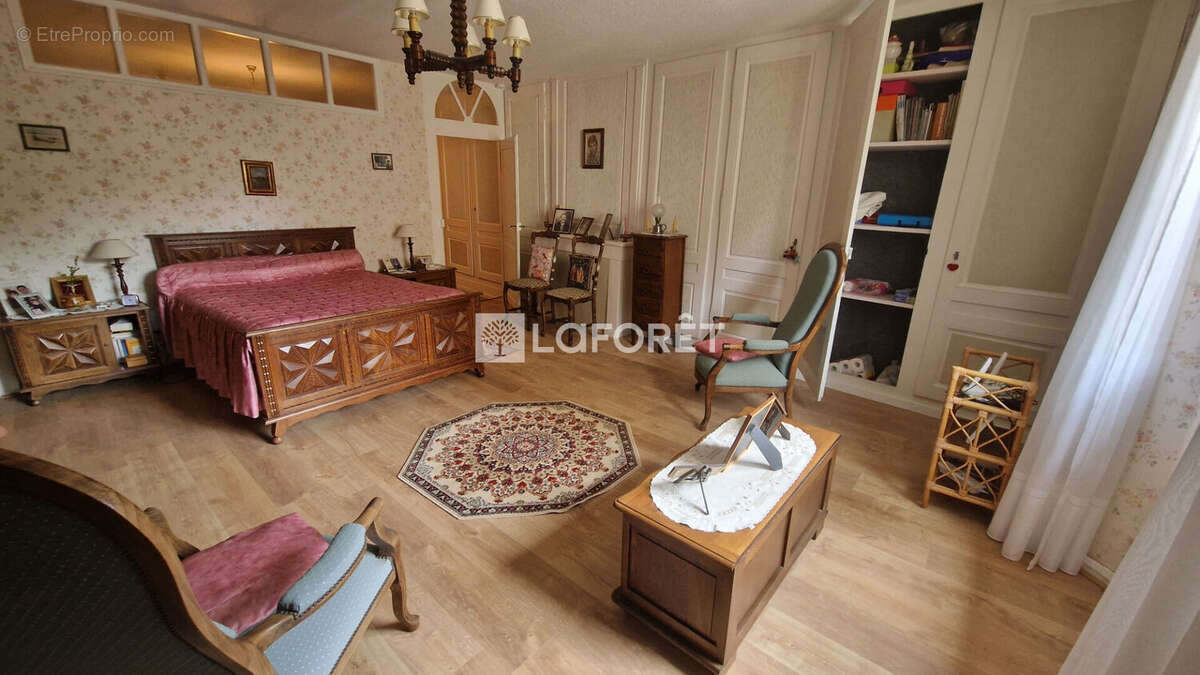 Appartement à SALINS-LES-BAINS