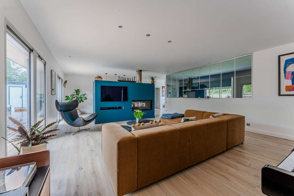 Maison à CAMBLANES-ET-MEYNAC