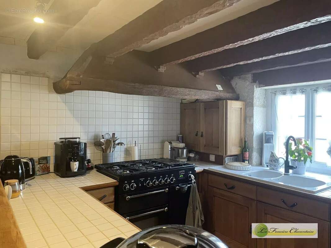 Maison à MAGNAC-SUR-TOUVRE