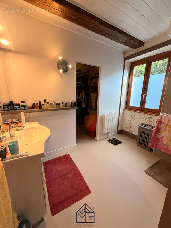Appartement à SAINT-HAON-LE-CHATEL