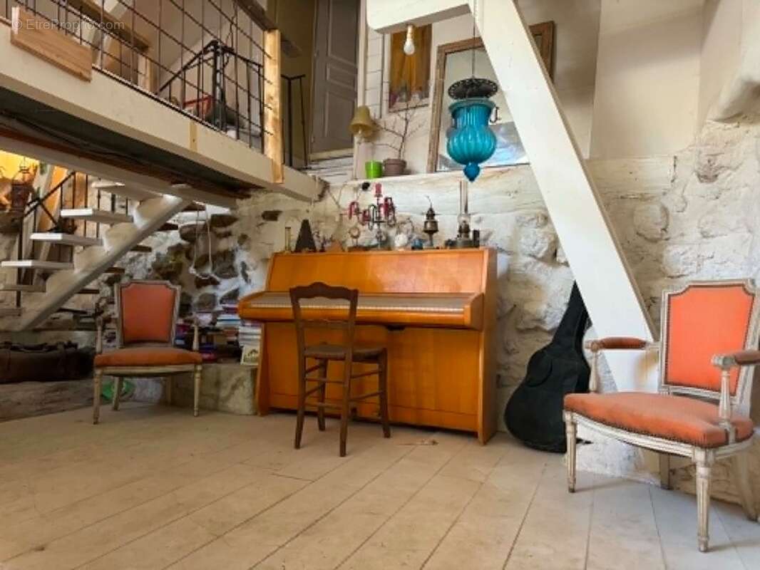Propriété en pierres avec 2 maisons et 3 hectares de terrain – La Piarre (05) - photo 3
