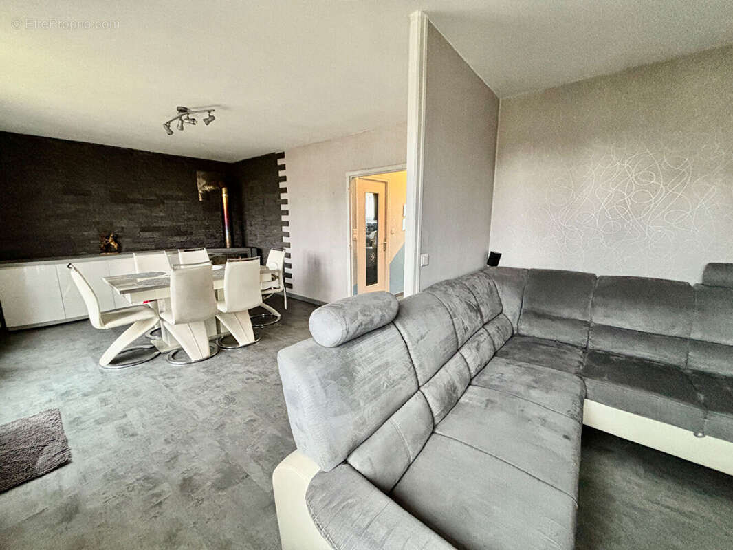 Maison à MAINVILLIERS