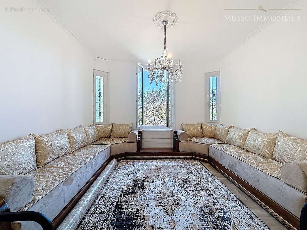 Maison 300 m² à Marseille-12e  - photo 8