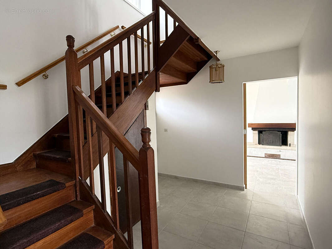 Maison à ELANCOURT